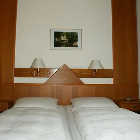 Schellergrund 3*